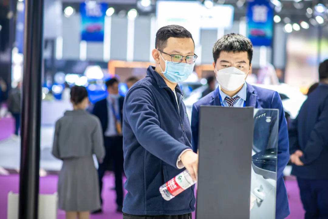 YABO- 赛地聚焦——世俱杯转会期热度飙升,瓦伦西亚完成体检,值得警惕,训练强度显著提升