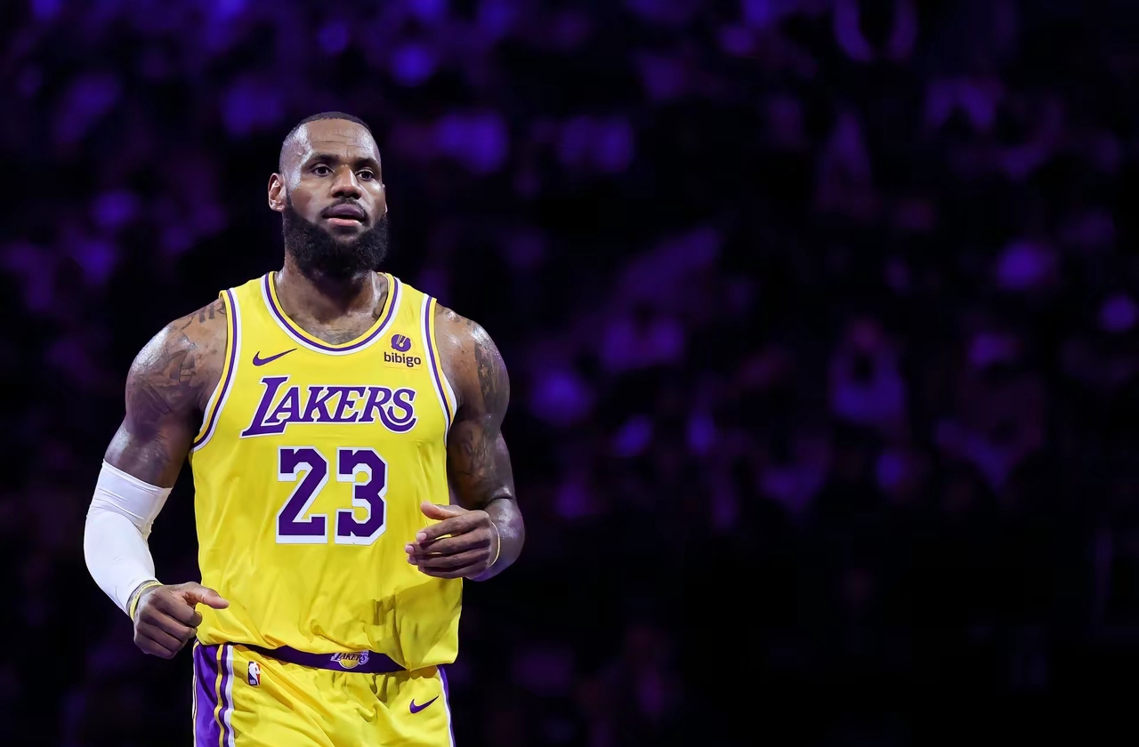 亚博-詹姆斯新星惊险取胜表现惊艳，RNG未来可期！的简单介绍