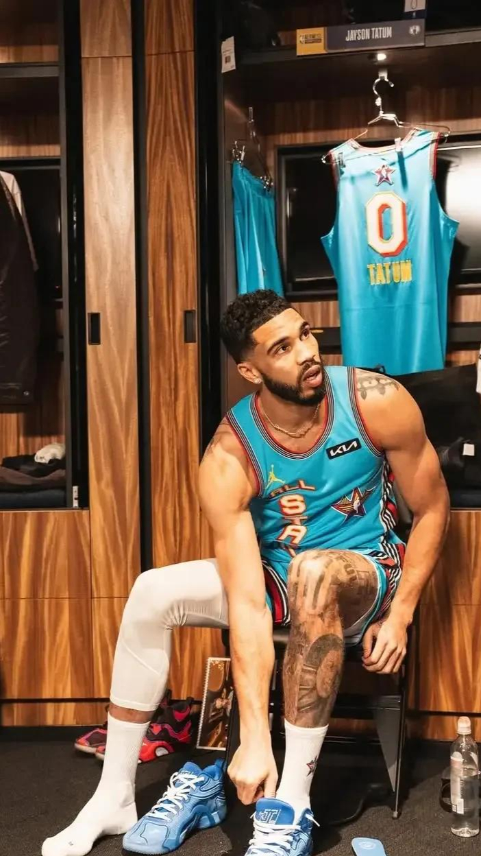 亚博体育-关于塔图姆爆冷击败独行侠，高光表现引爆全场！的信息