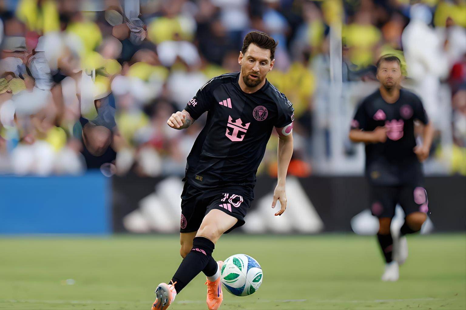 亚博体育-梅西在塞尔维亚队比赛中关键助攻,关键助攻引发热议!的简单介绍