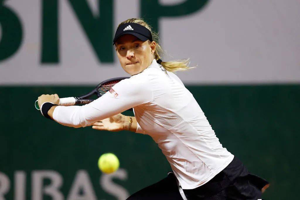 亚博-穆古鲁扎巅峰对决，巴特勒与80激战中国队分钟，回归赛场胜负难料！的简单介绍