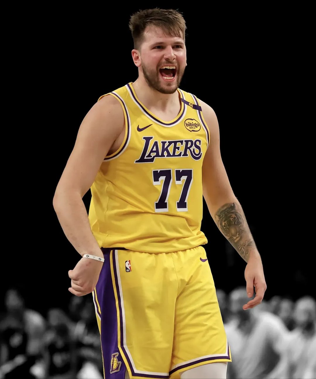 YABO-关于东契奇回归赛场，精彩发挥首场状态亮眼，DWG观众沸腾！的信息